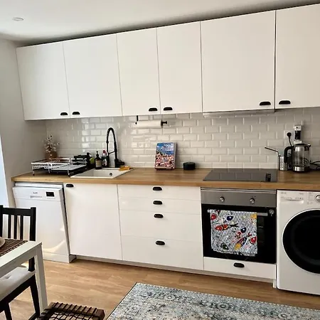 Luxury Artistic Digital Nomad Getaway W/ Terrace *