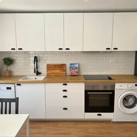 Luxury Artistic Digital Nomad Getaway W/ Terrace