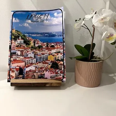 Апартаменты Luxury Artistic Digital Nomad Getaway W/ Terrace Лиссабон