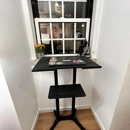 Luxury Artistic Digital Nomad Getaway W/ Terrace *