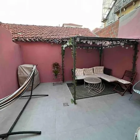Luxury Artistic Digital Nomad Getaway W/ Terrace Lägenhet