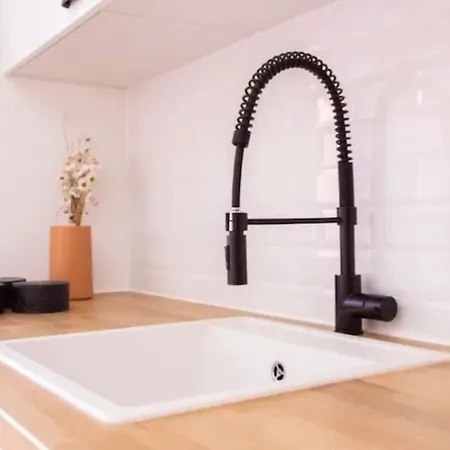 Luxury Artistic Digital Nomad Getaway W/ Terrace