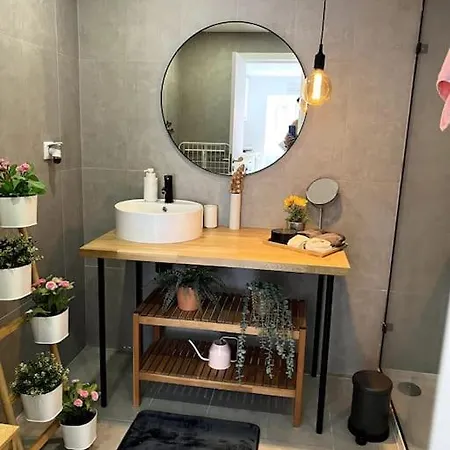 Luxury Artistic Digital Nomad Getaway W/ Terrace Apartament Lizbona