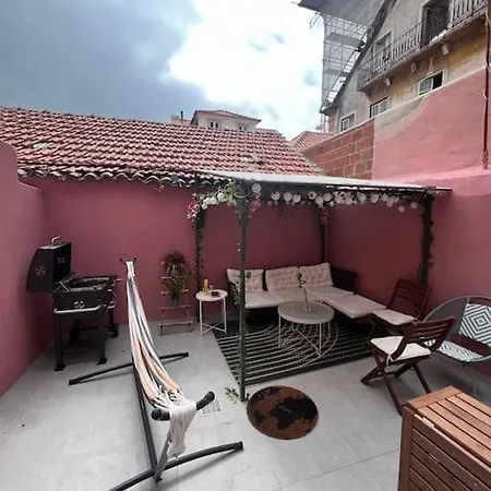Apartament Luxury Artistic Digital Nomad Getaway W/ Terrace