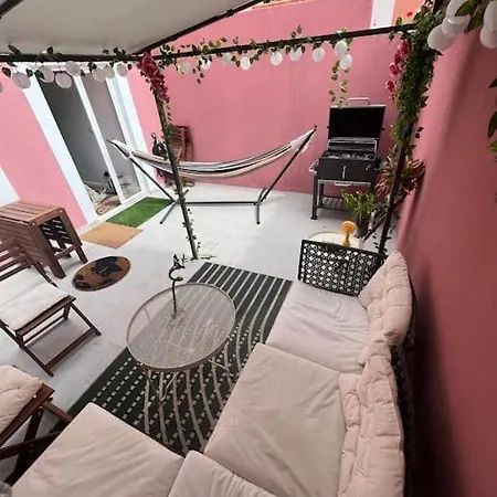Luxury Artistic Digital Nomad Getaway W/ Terrace Apartament Lizbona