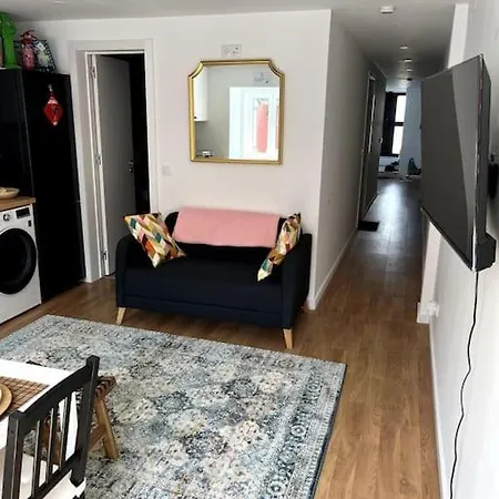 Luxury Artistic Digital Nomad Getaway W/ Terrace Apartament Lizbona