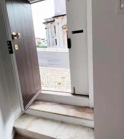 Luxury Artistic Digital Nomad Getaway W/ Terrace Apartament *