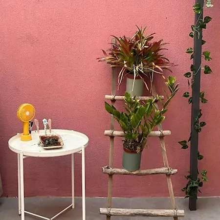 Luxury Artistic Digital Nomad Getaway W/ Terrace Apartment *