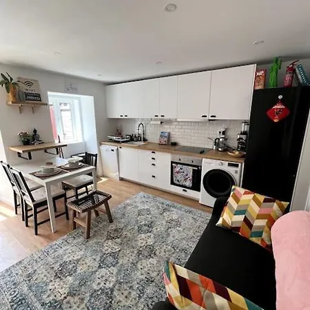 Apartment Luxury Artistic Digital Nomad Getaway W/ Terrace