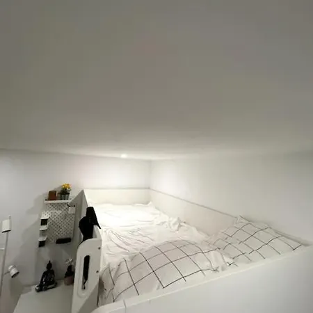 Luxury Artistic Digital Nomad Getaway W/ Terrace Lisbon